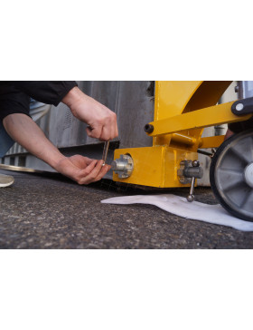 PALLET TRUCK FOR CONTAINER WITH SIDE FIXING - LEFT RIGHT SET